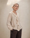 Elina Hørbluse – Beige med Flaeser